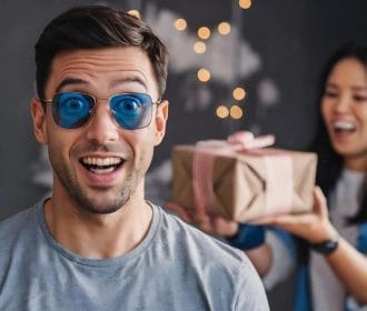 چند پیشنهاد از بهترین مدل های عینک برای هدیه به آقایان