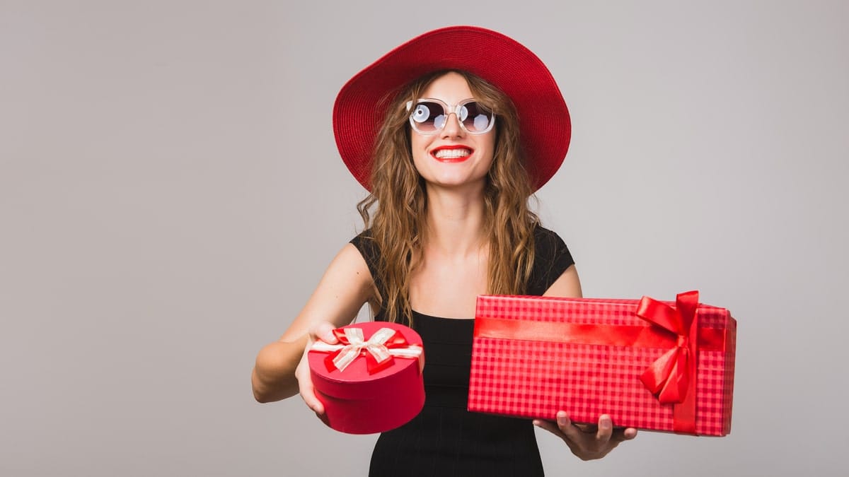 بهترین مدل های عینک برای هدیه به خانم ها