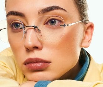 بررسی عینک بدون فریم | مزایا و معایب این عینک ها